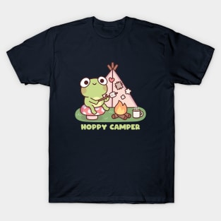 Cute Frog At Campfire Hoppy Camper Pun T-Shirt